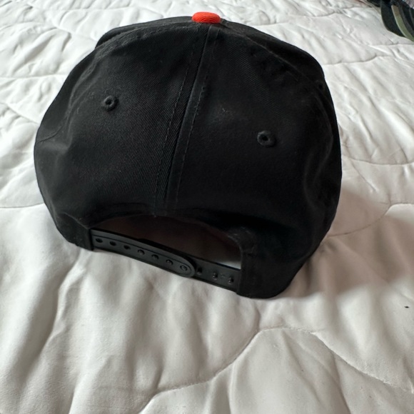 Like New - New Era 9Fifty Hustle Oil Snapback Hat - Orange/Black - Picture 4 of 5